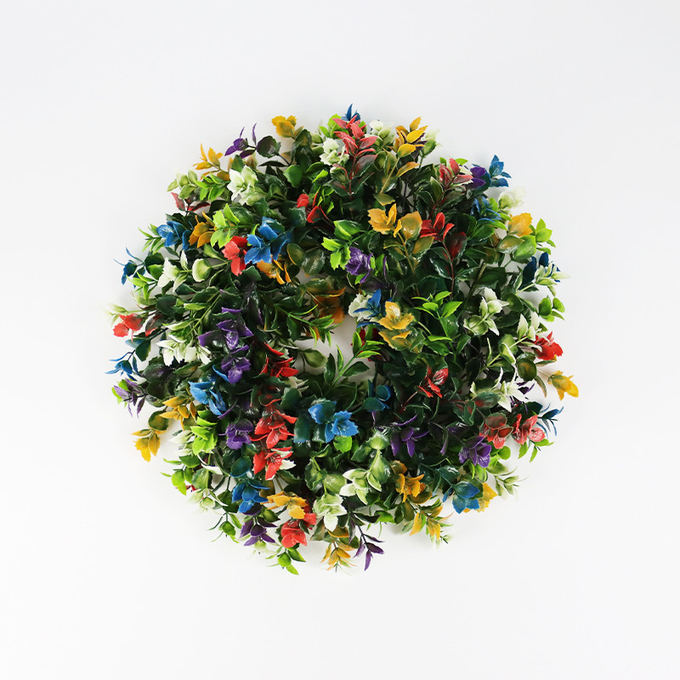 人工的なキヅタのツルの花の花輪を掛ける擬似植物の藤