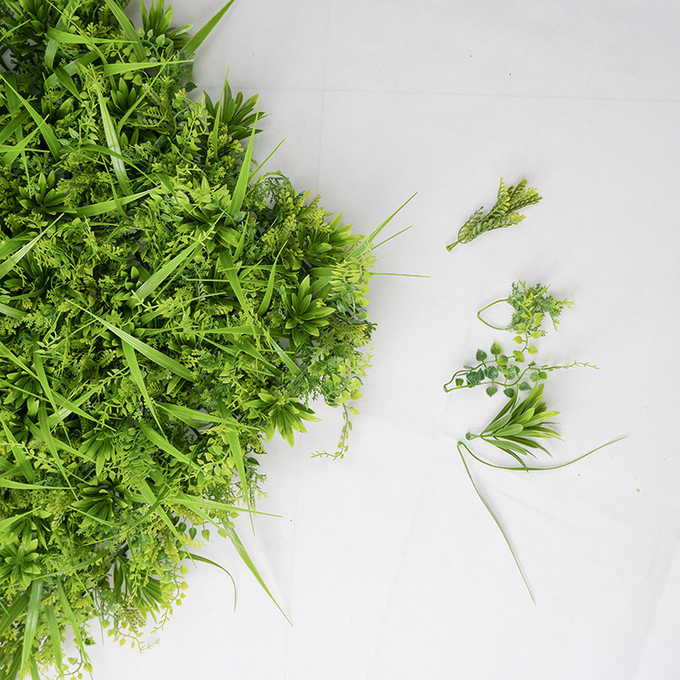 反紫外線プラスチック良質の人工的な両掛けのBoxwoodは緑植物にパネルをはめる